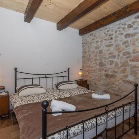 Charmante Ferienvilla Krka Bogatić